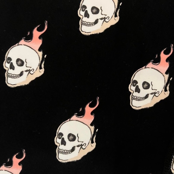 TORRID- Performance Core Mesh Side Inserts Active Leggings - Size: 5x - Picture 12 of 14